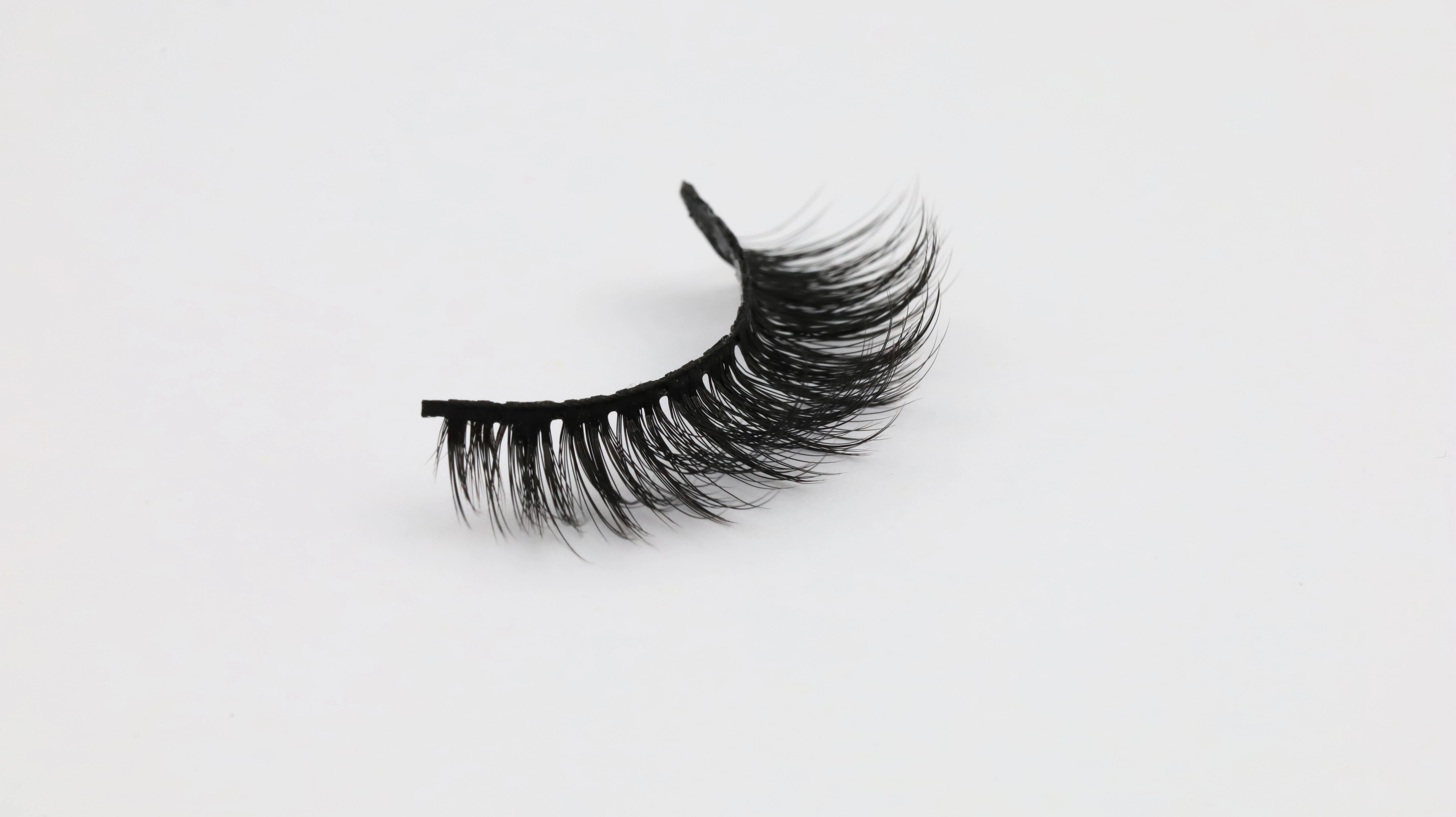 Fluffy Faux Mink Eyelashes Fast Shipping Custom Packaging Private Label Options for a Mink Effect g